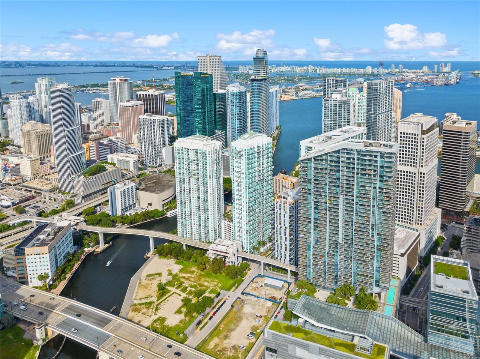 REACH CONDO - Residential