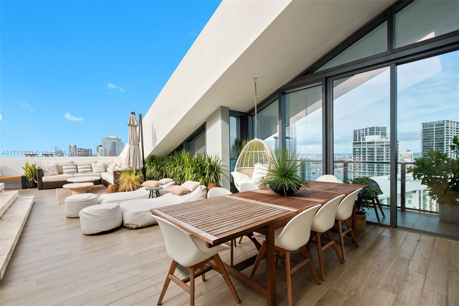 REACH CONDO - Residential