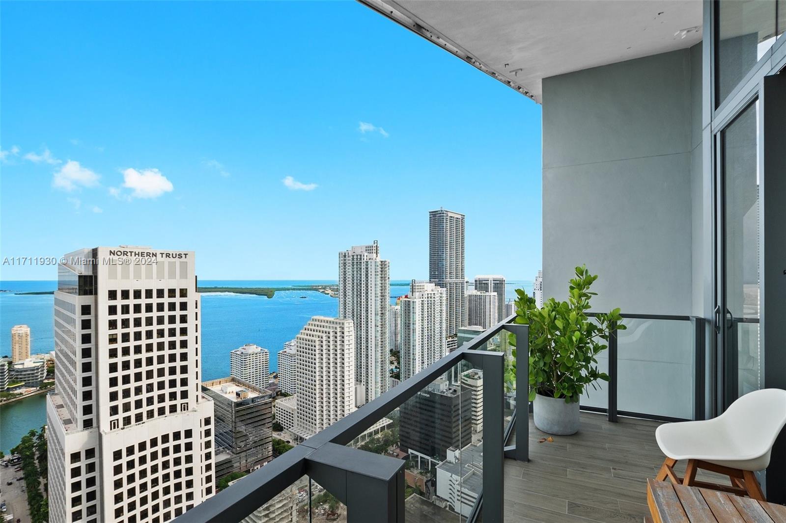 REACH CONDO - Residential