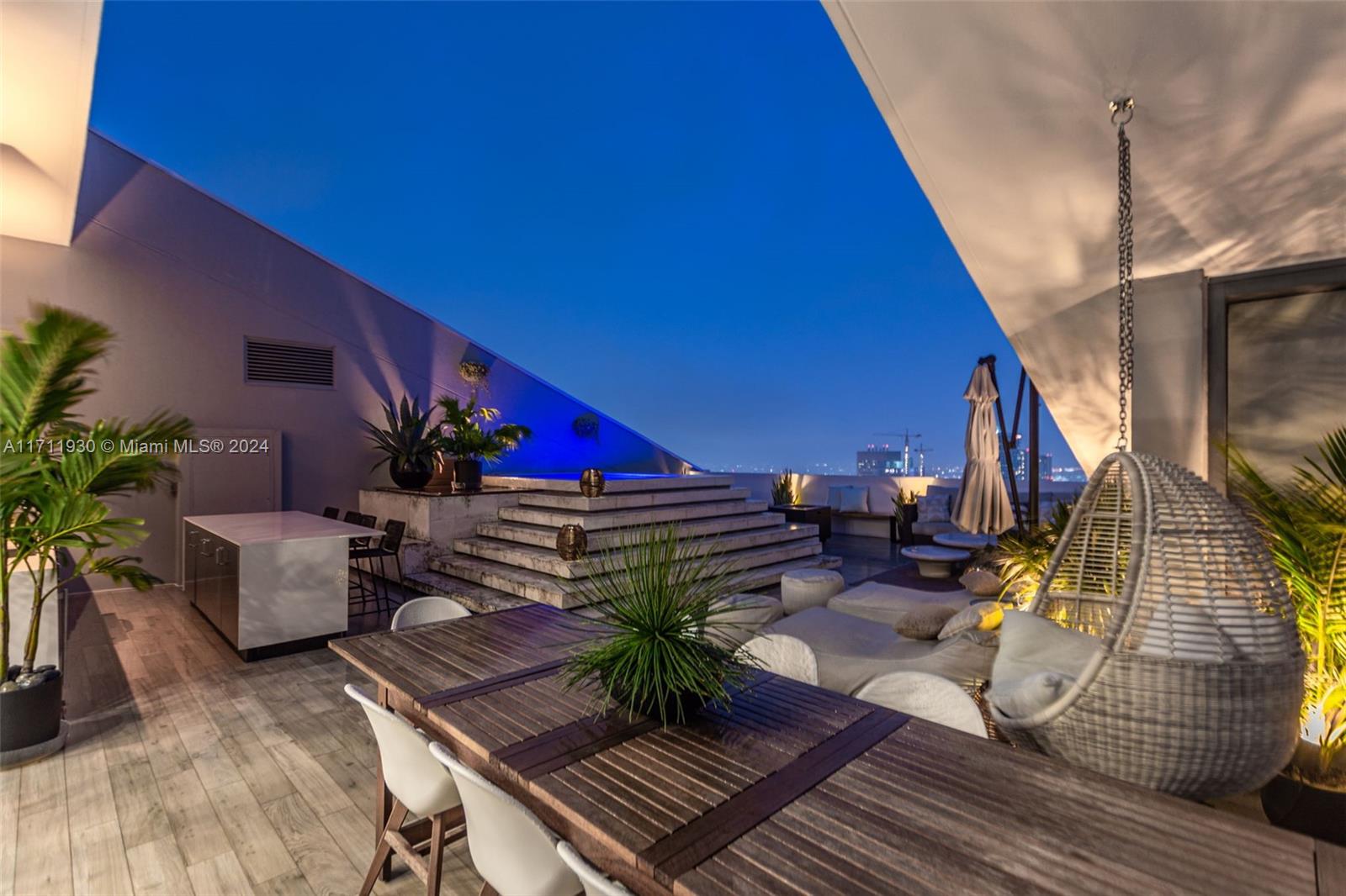 REACH CONDO - Residential