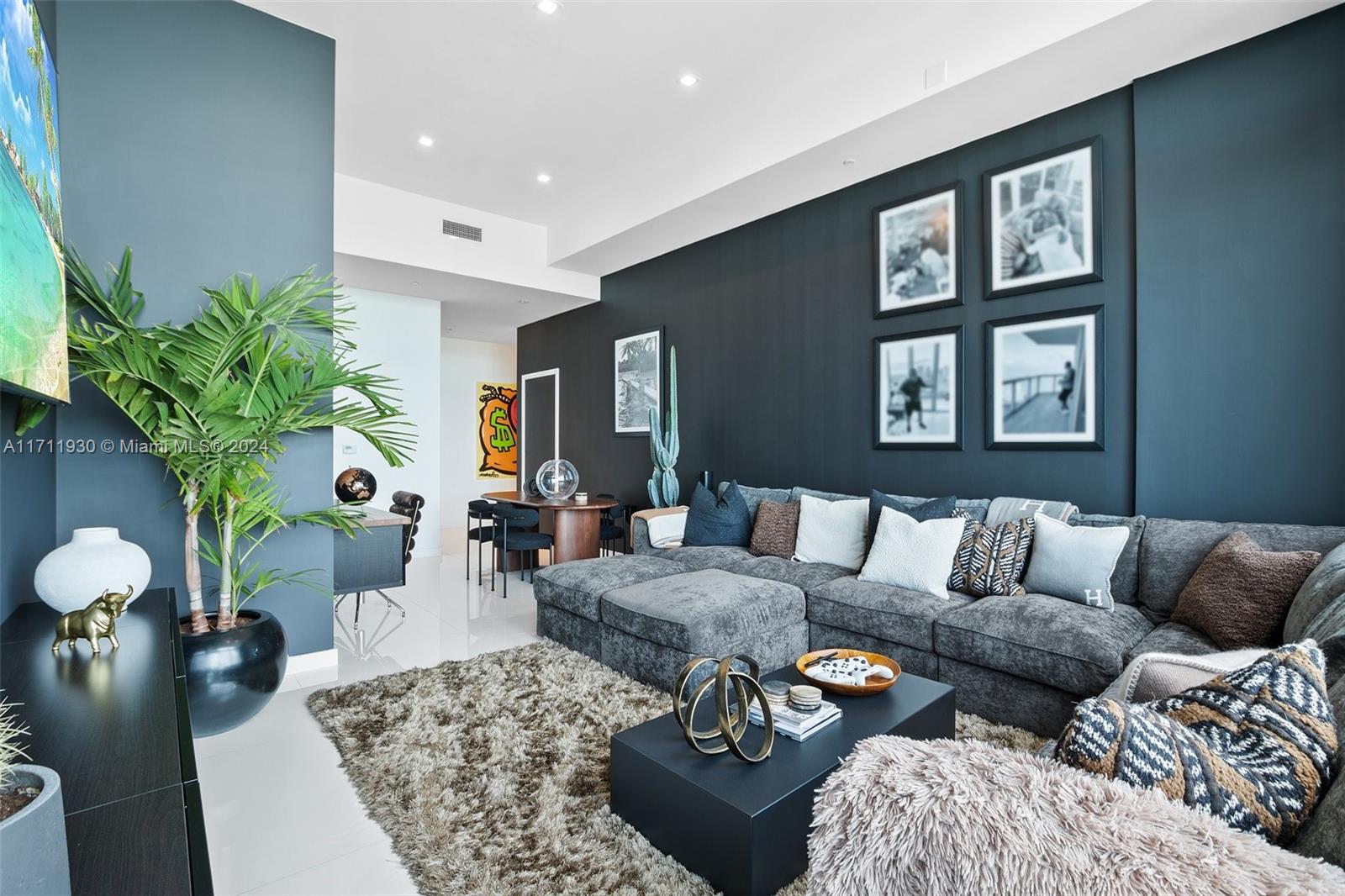 REACH CONDO - Residential