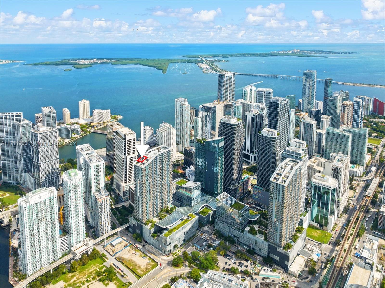 REACH CONDO - Residential