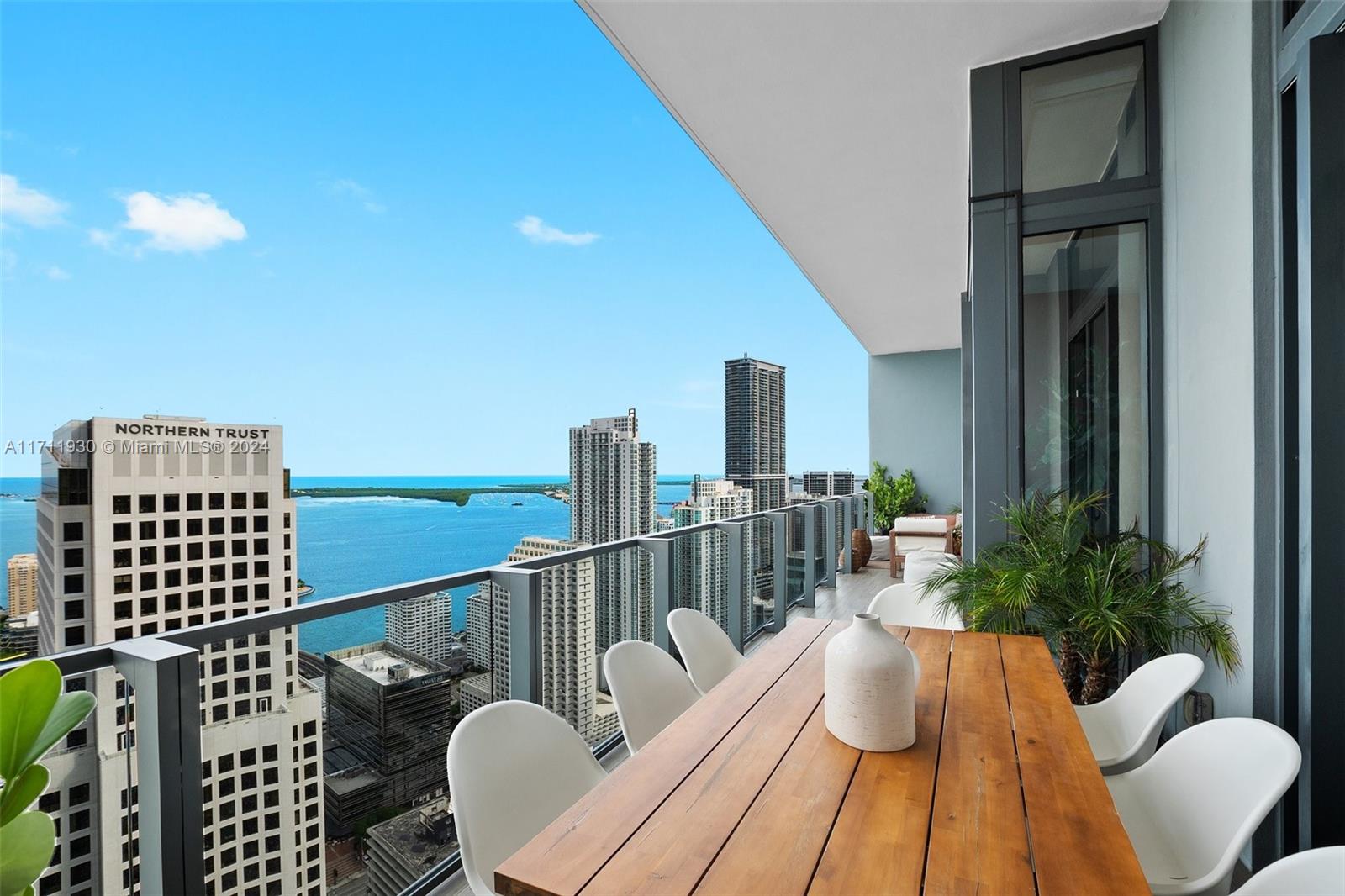 REACH CONDO - Residential