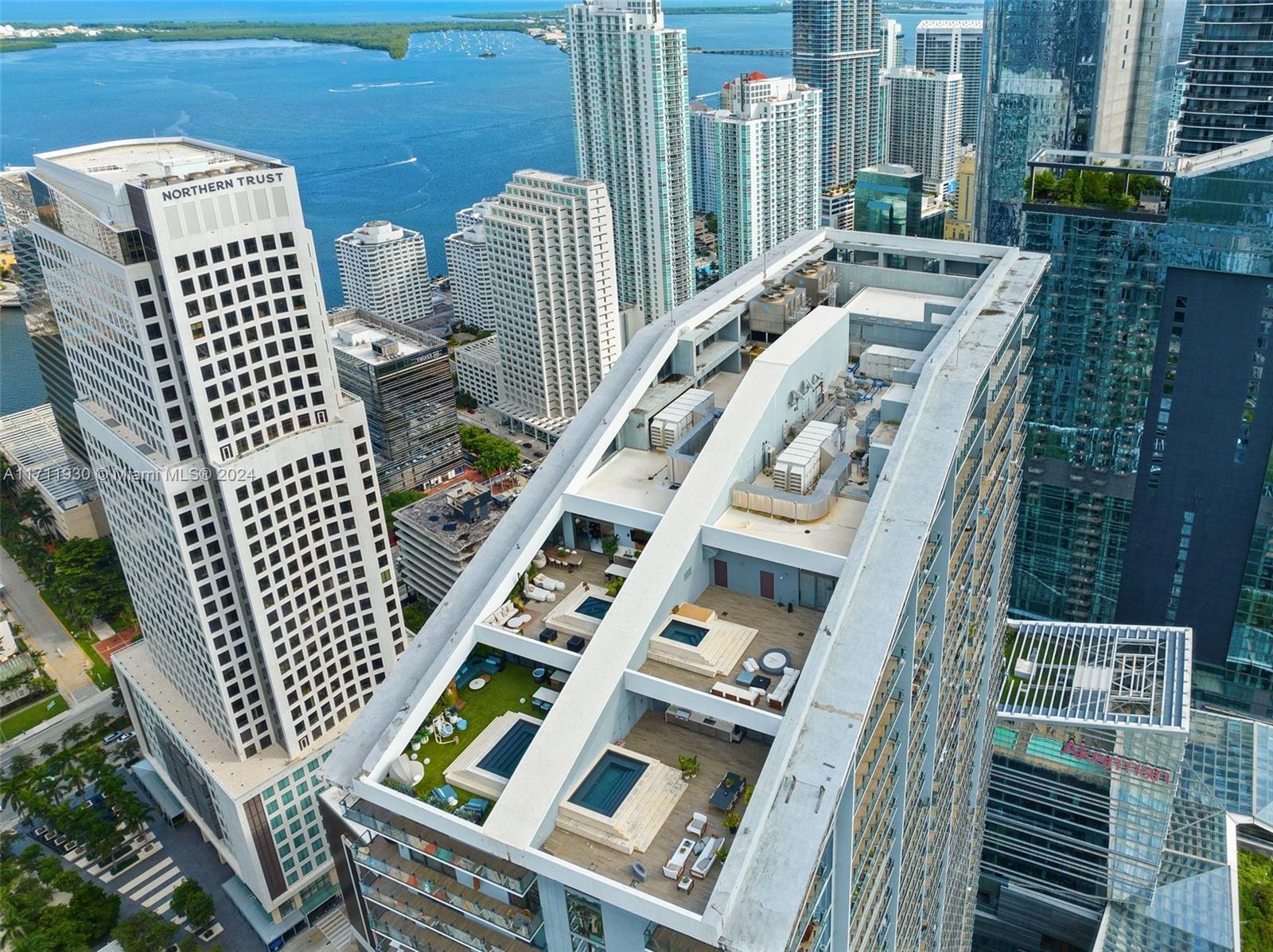 REACH CONDO - Residential