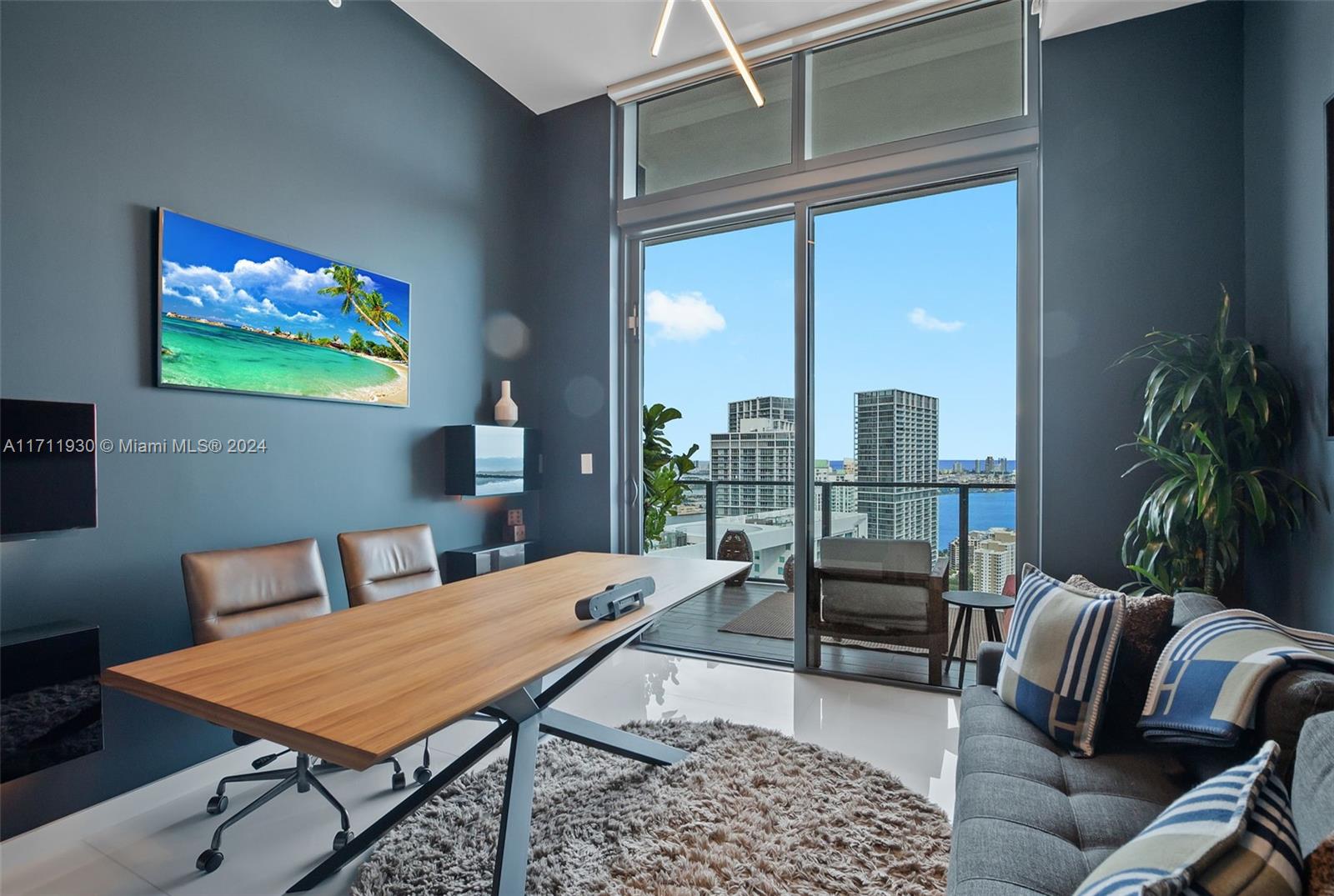 REACH CONDO - Residential