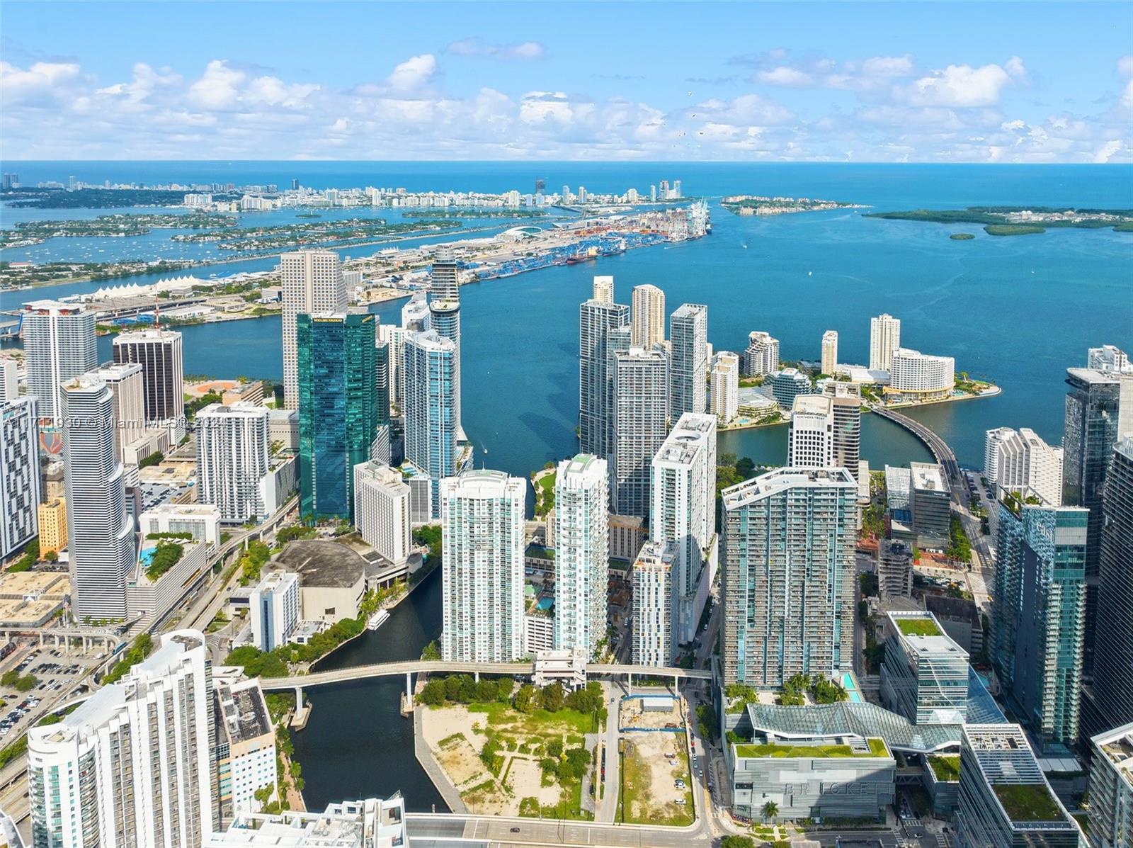 REACH CONDO - Residential