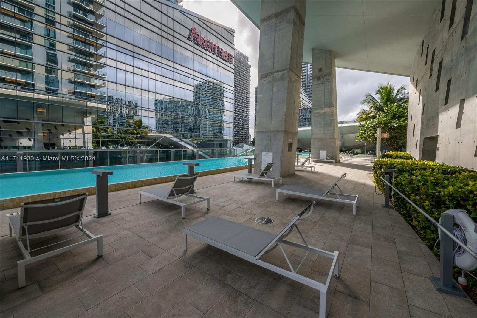 REACH CONDO - Residential