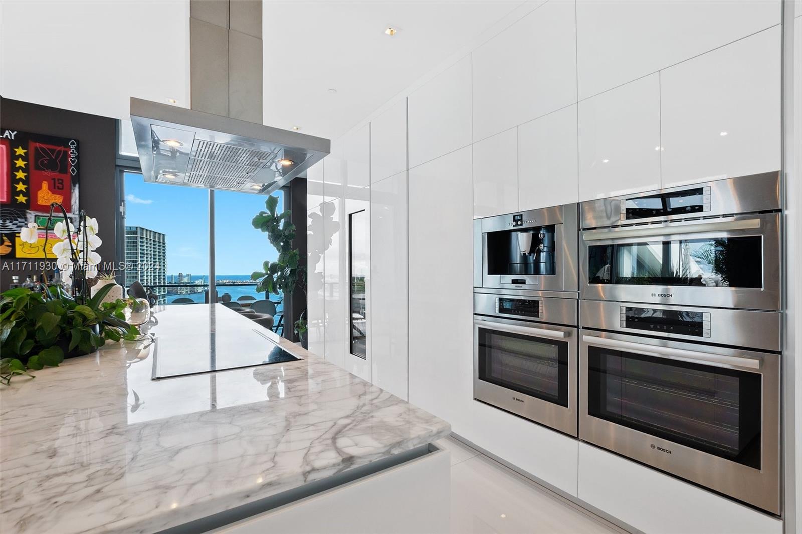 REACH CONDO - Residential