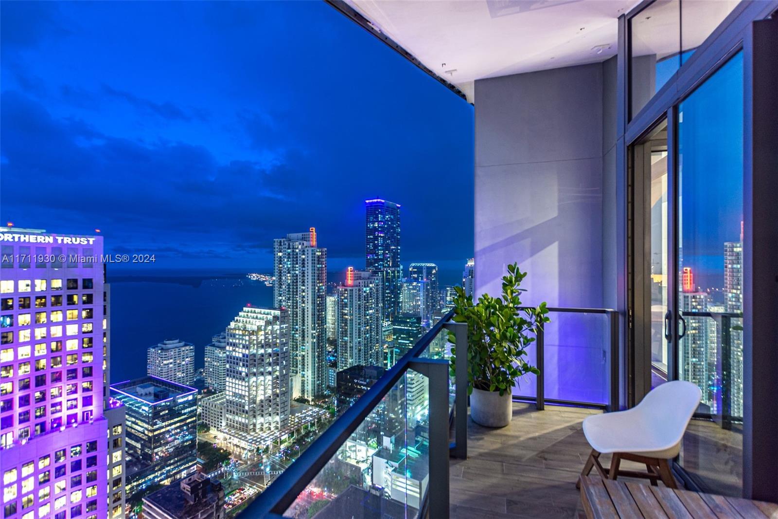 REACH CONDO - Residential