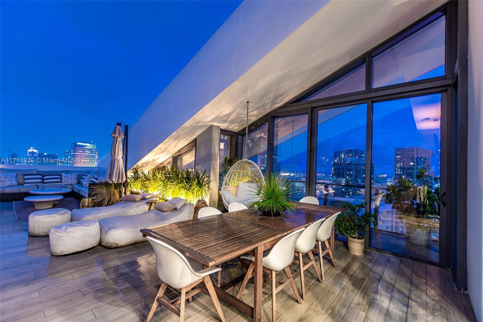 REACH CONDO - Residential