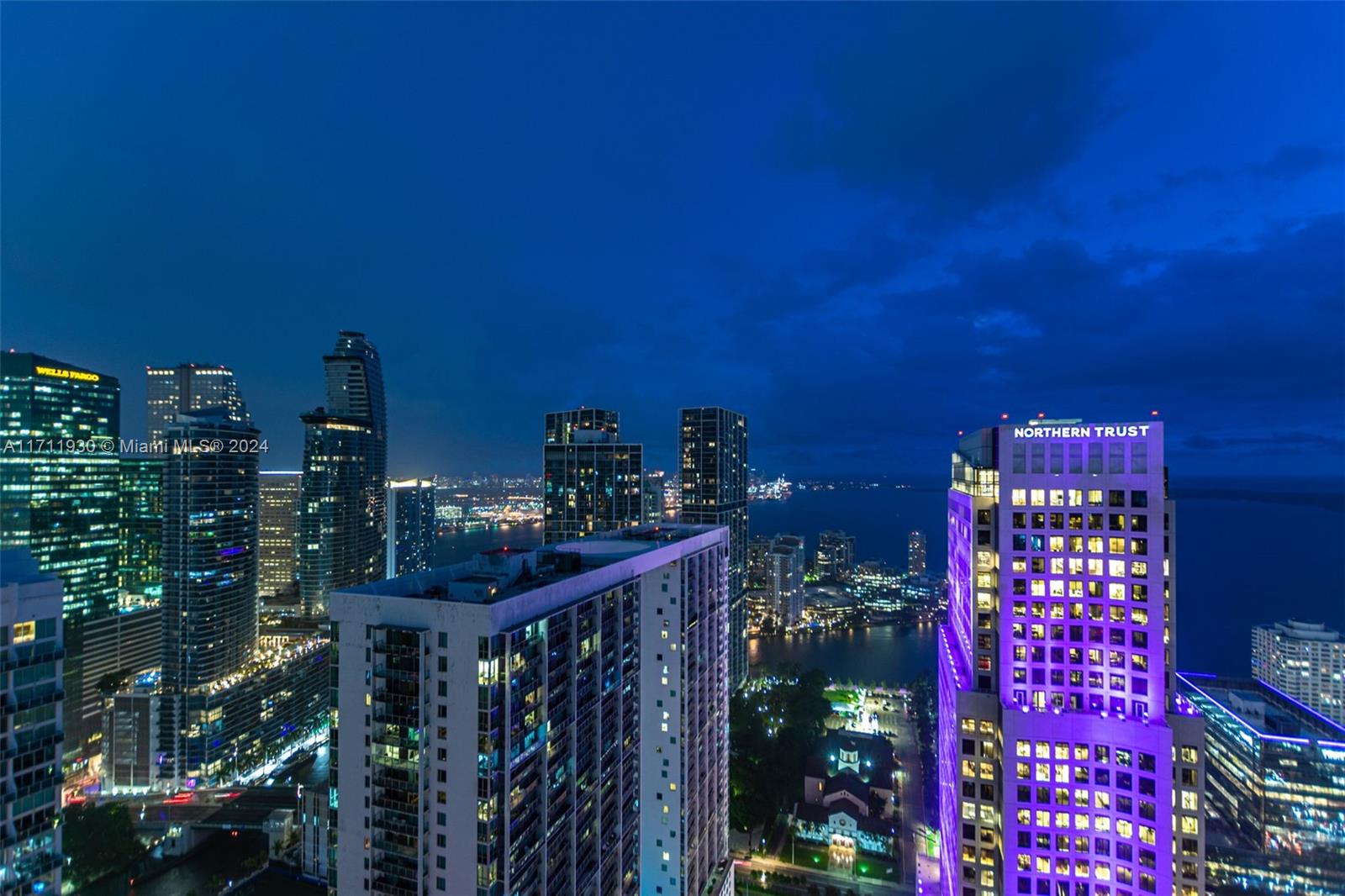 REACH CONDO - Residential