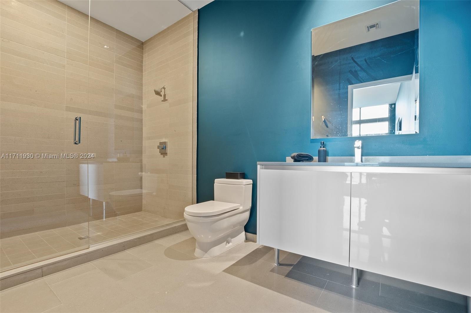 REACH CONDO - Residential