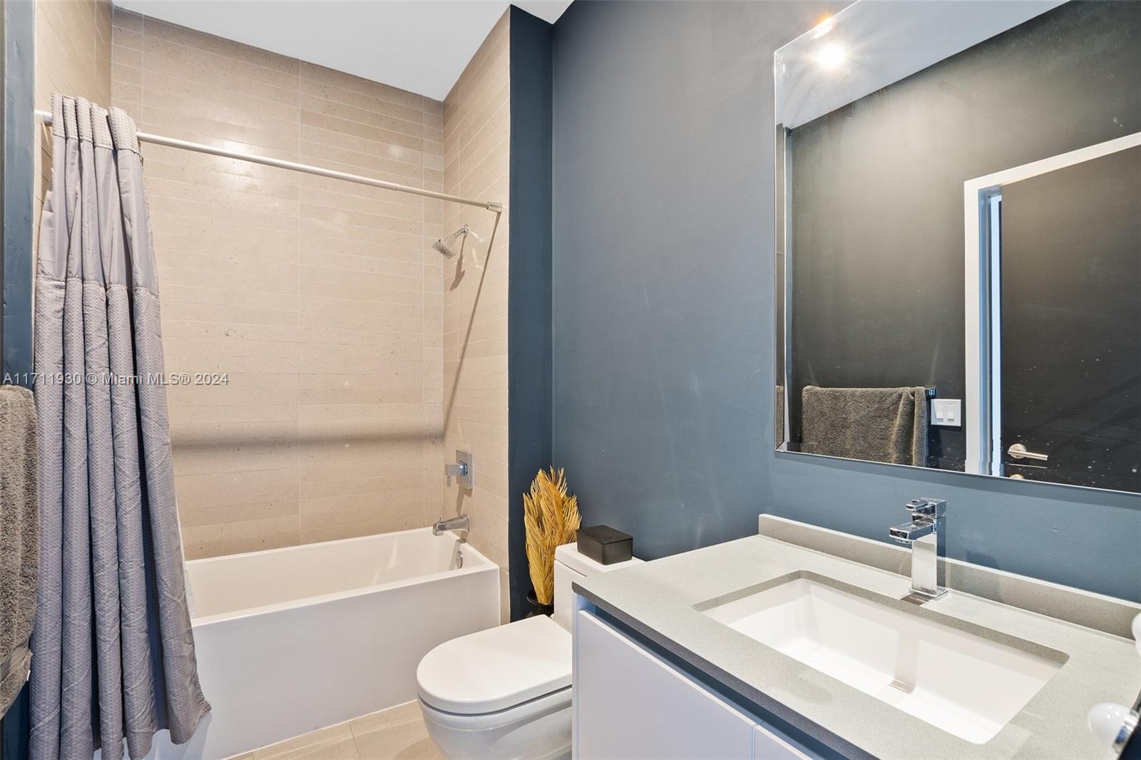 REACH CONDO - Residential