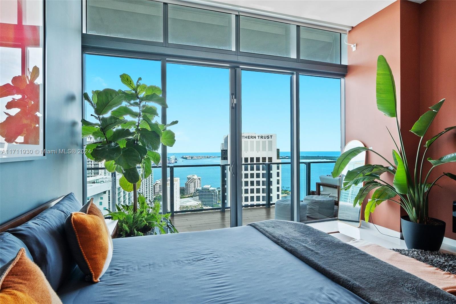 REACH CONDO - Residential