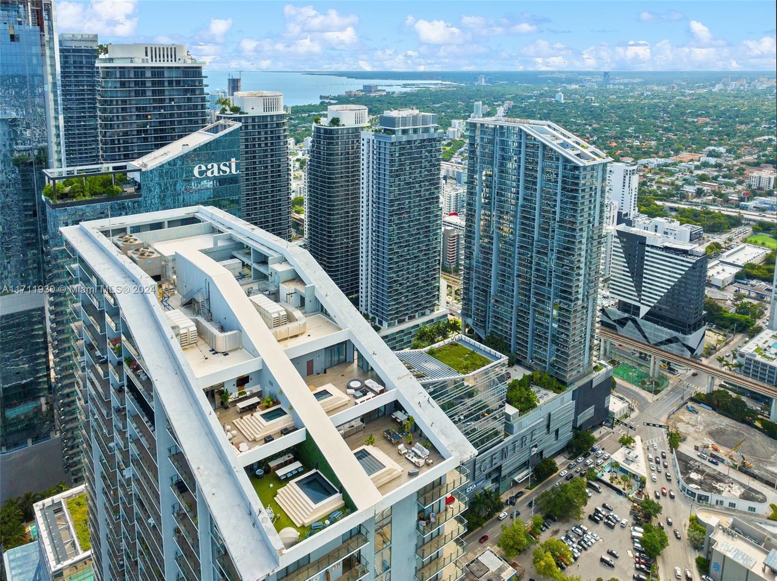 REACH CONDO - Residential