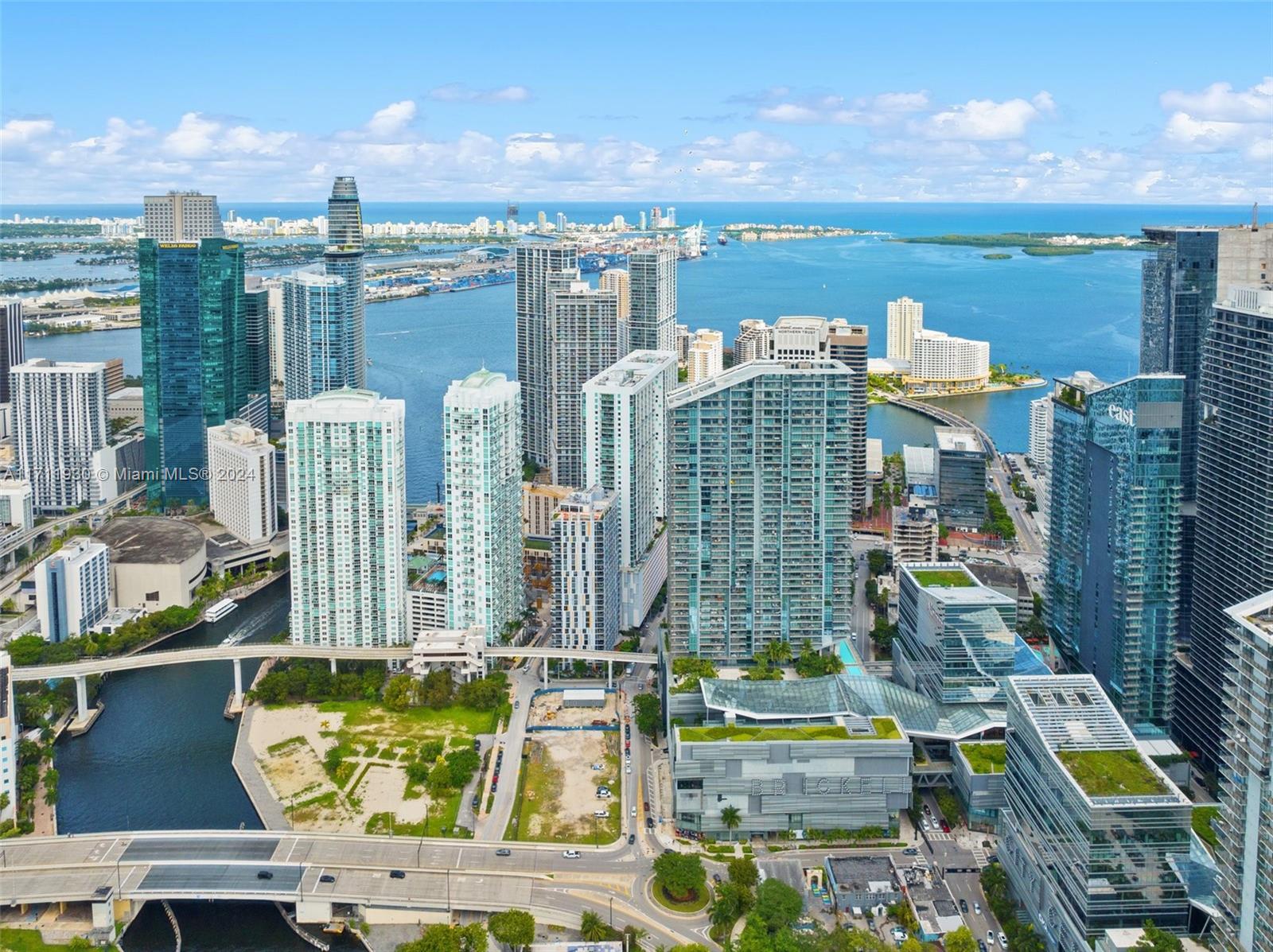 REACH CONDO - Residential