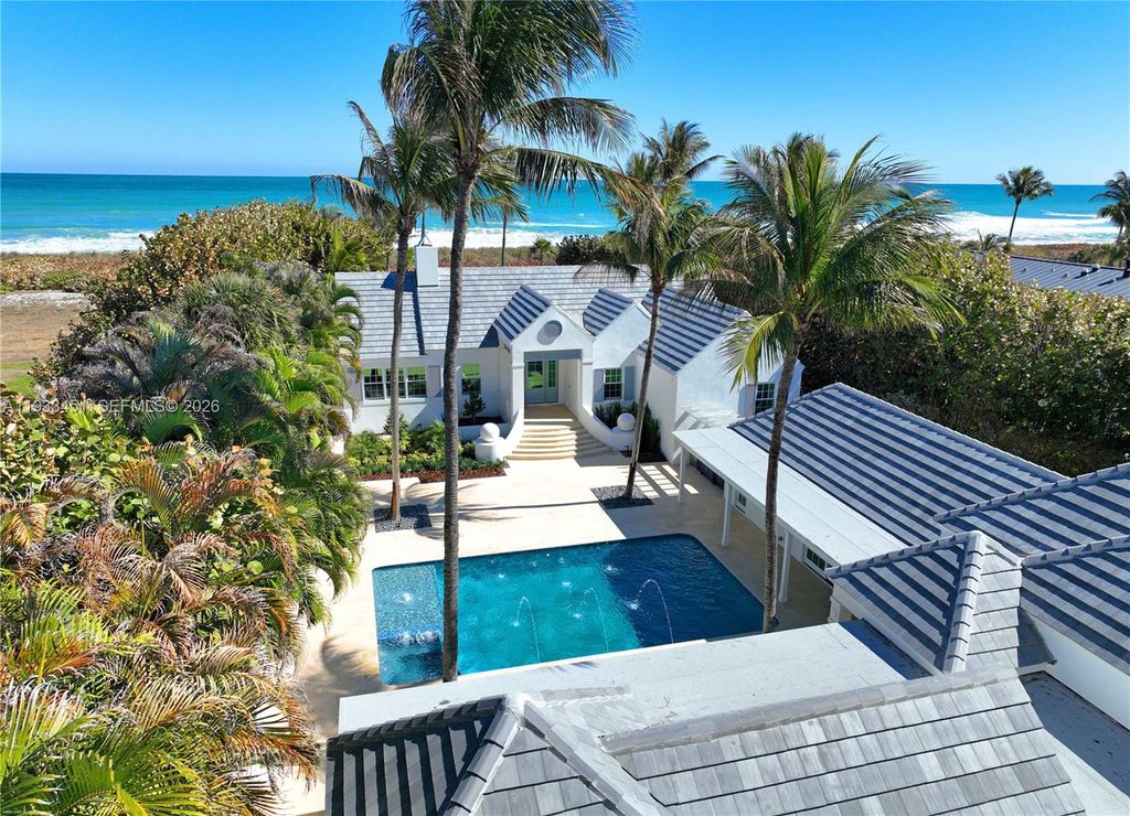 Photo of 43 N Beach Rd, Jupiter Island, FL 33455 (MLS # A11933451)