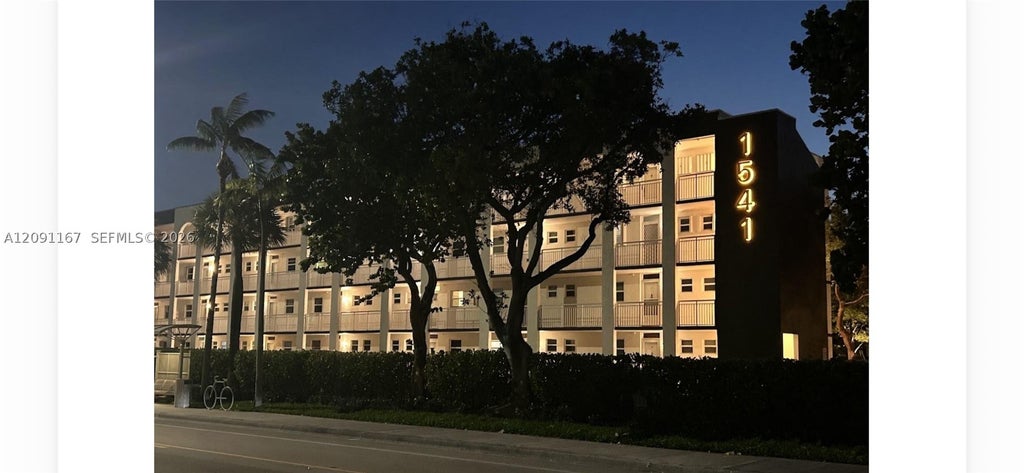 Photo of 1541 S Ocean Blvd #318, Lauderdale By The Sea, FL 33062 (MLS # A12091167)