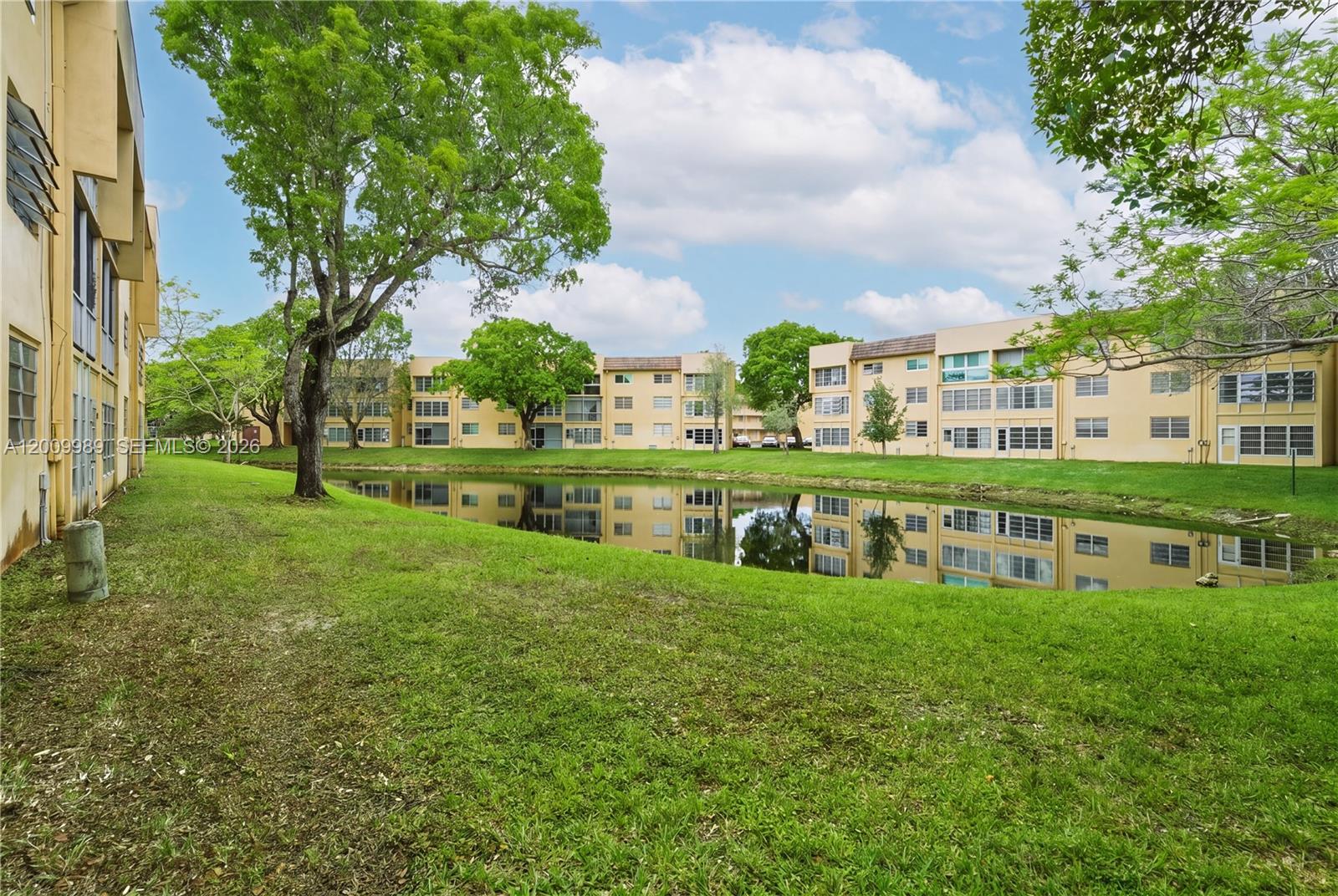 BERMUDA CLUB SIX CONDO - Residential