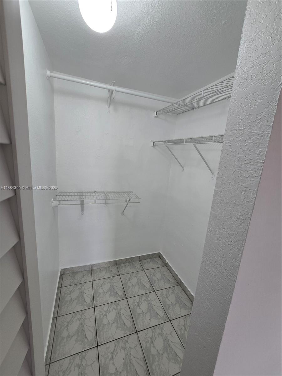 SUNSET VILLAS CONDO - Residential Lease