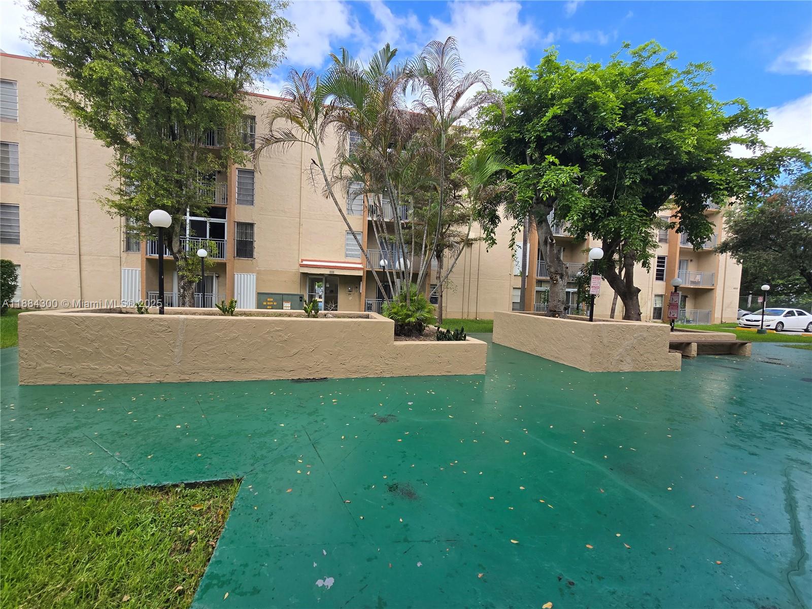 SUNSET VILLAS CONDO - Residential Lease