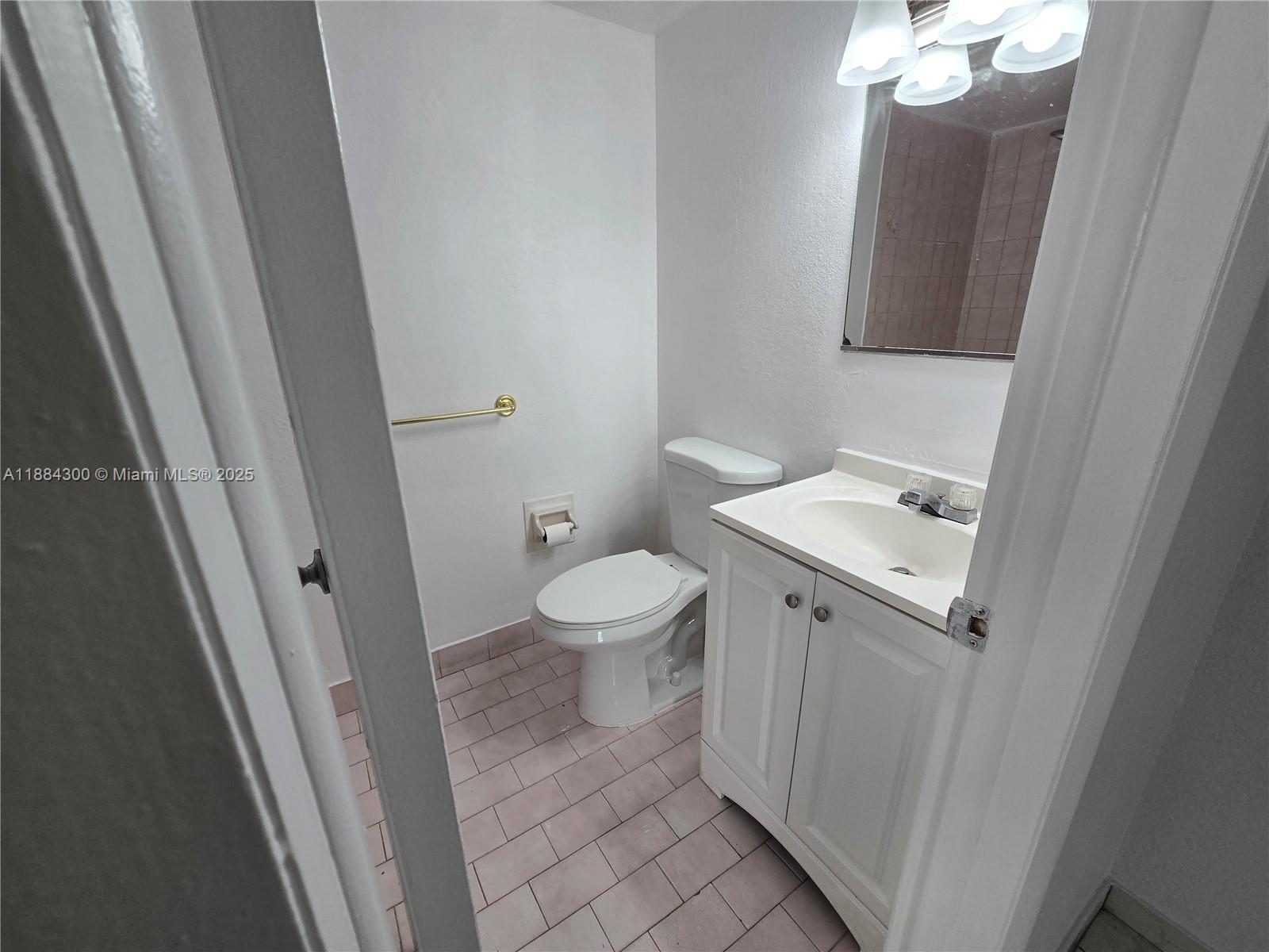 SUNSET VILLAS CONDO - Residential Lease