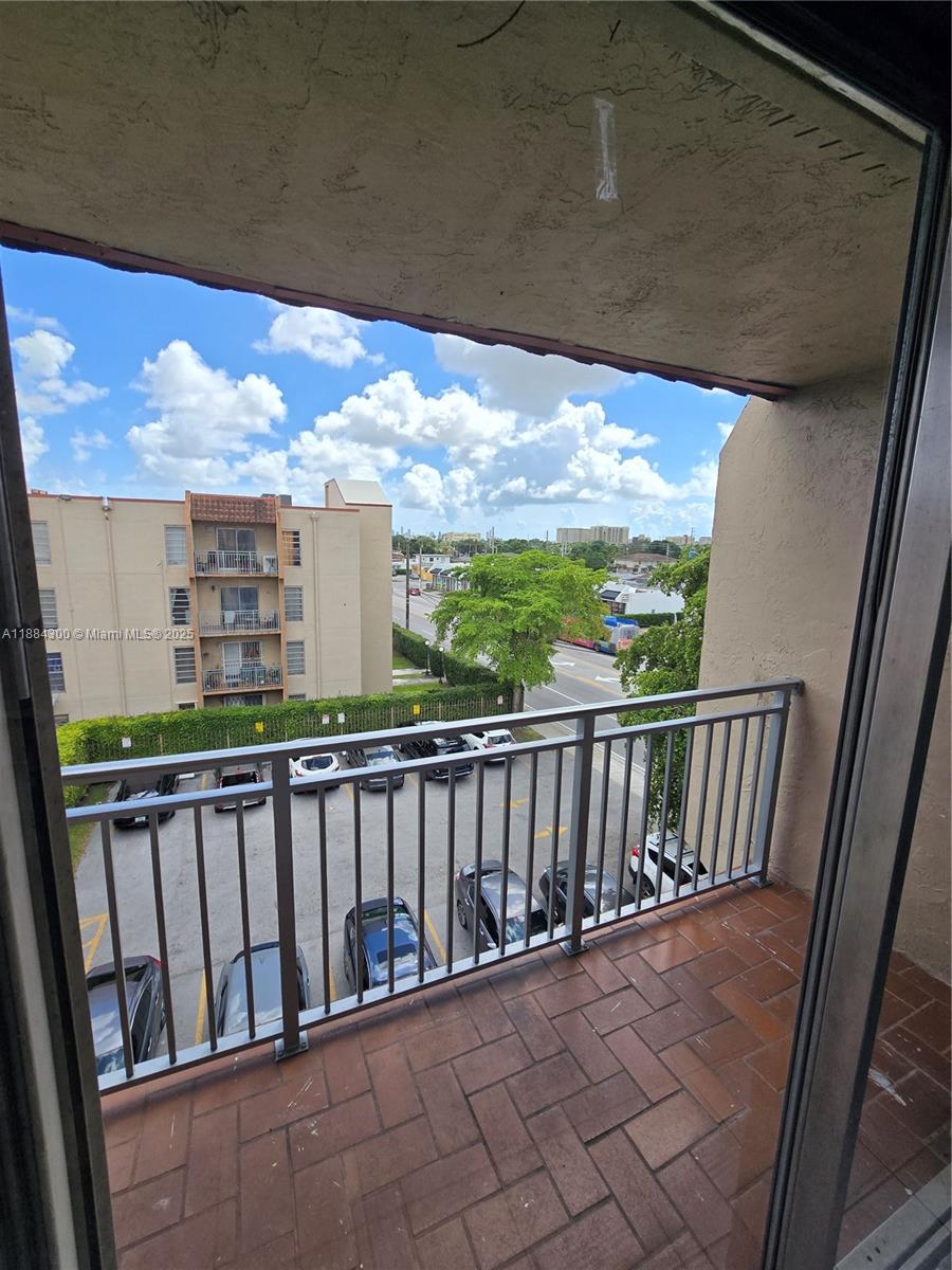 SUNSET VILLAS CONDO - Residential Lease