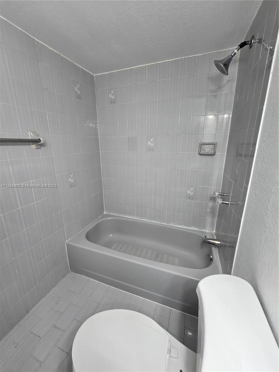 SUNSET VILLAS CONDO - Residential Lease