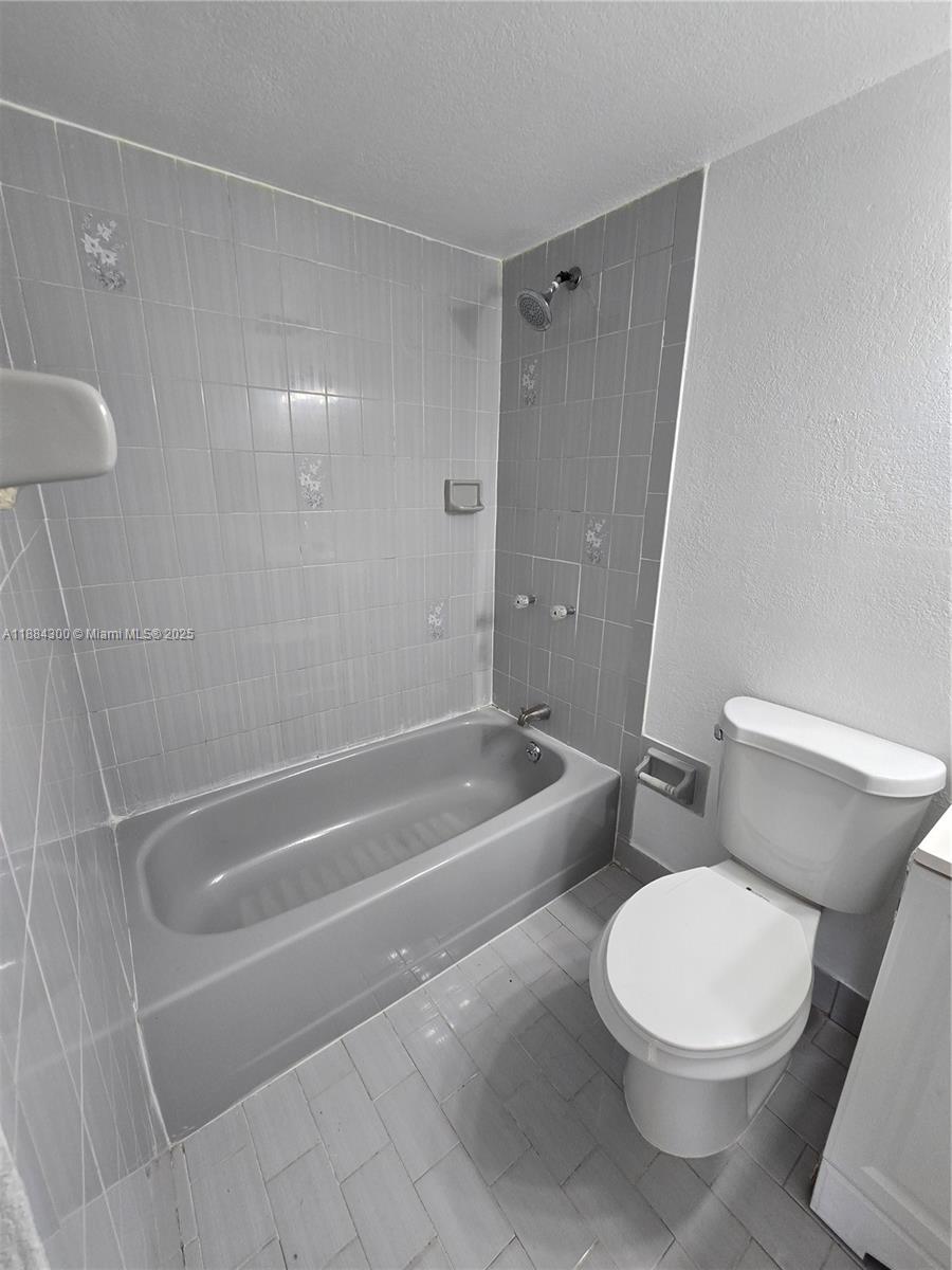SUNSET VILLAS CONDO - Residential Lease