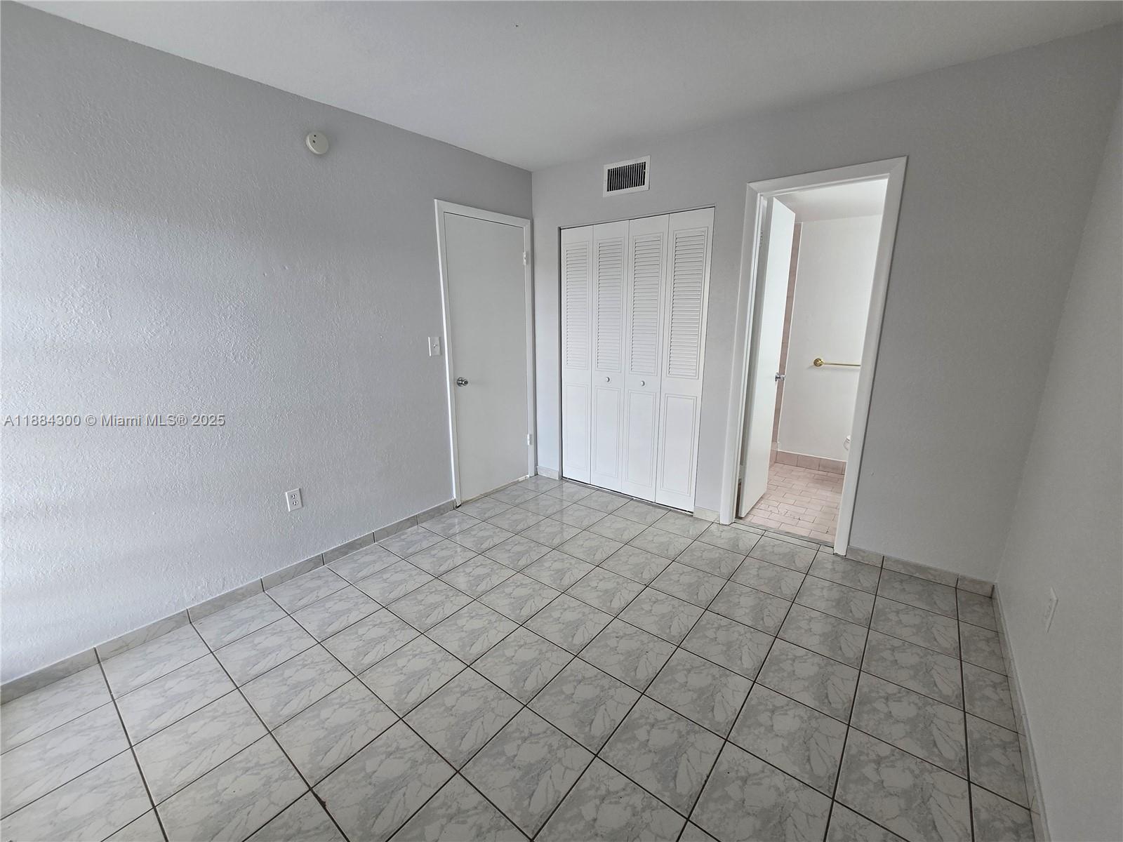SUNSET VILLAS CONDO - Residential Lease