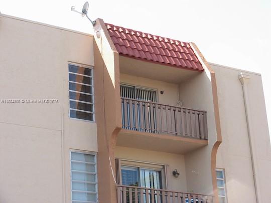 SUNSET VILLAS CONDO - Residential Lease