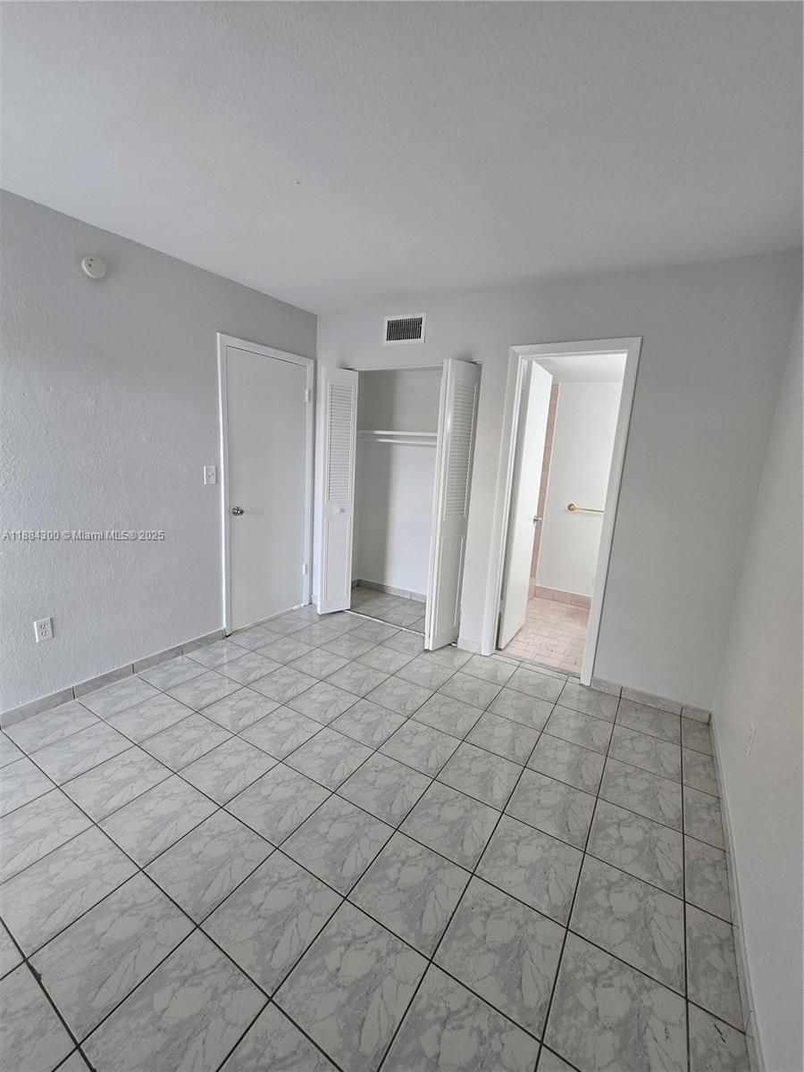 SUNSET VILLAS CONDO - Residential Lease