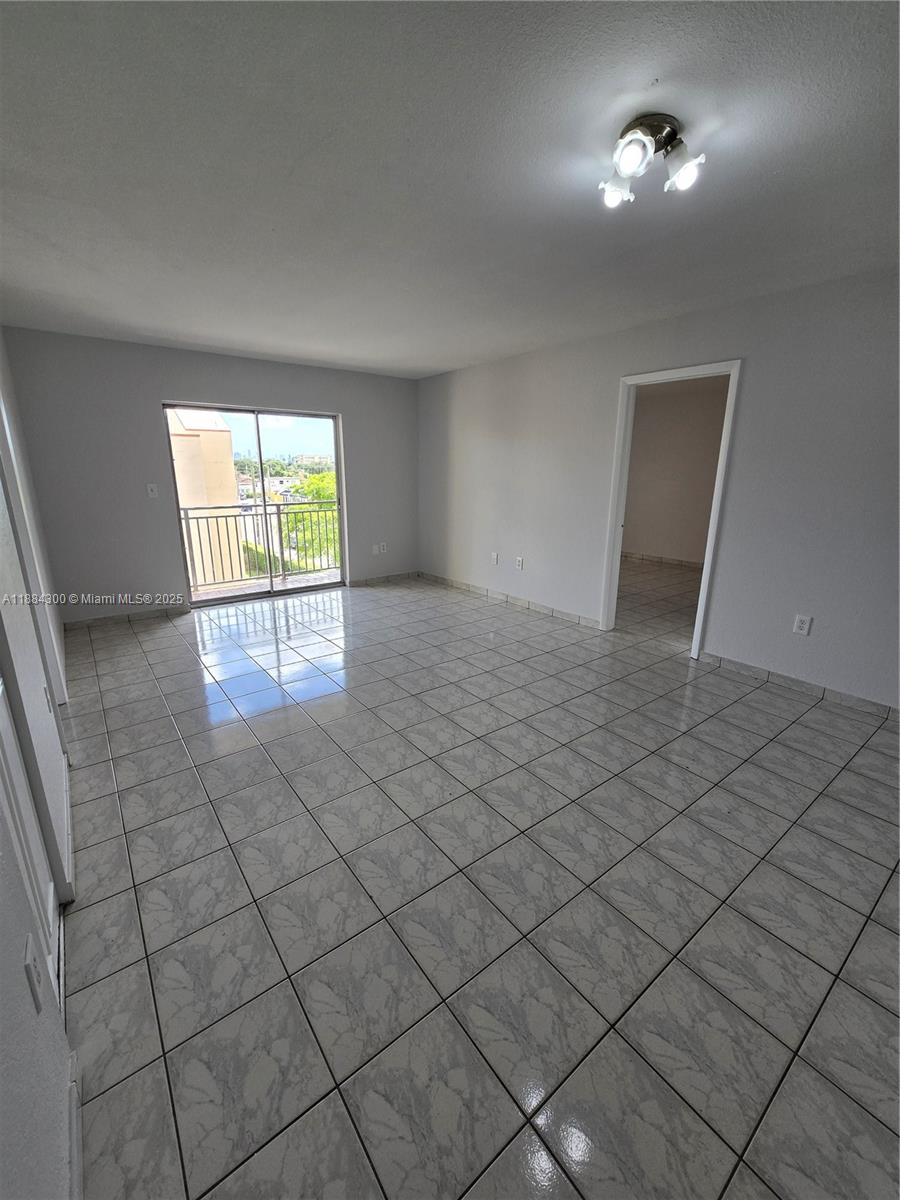 SUNSET VILLAS CONDO - Residential Lease