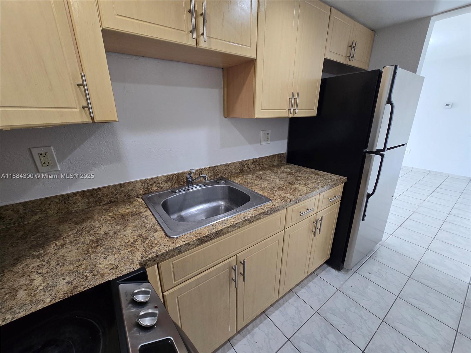 SUNSET VILLAS CONDO - Residential Lease