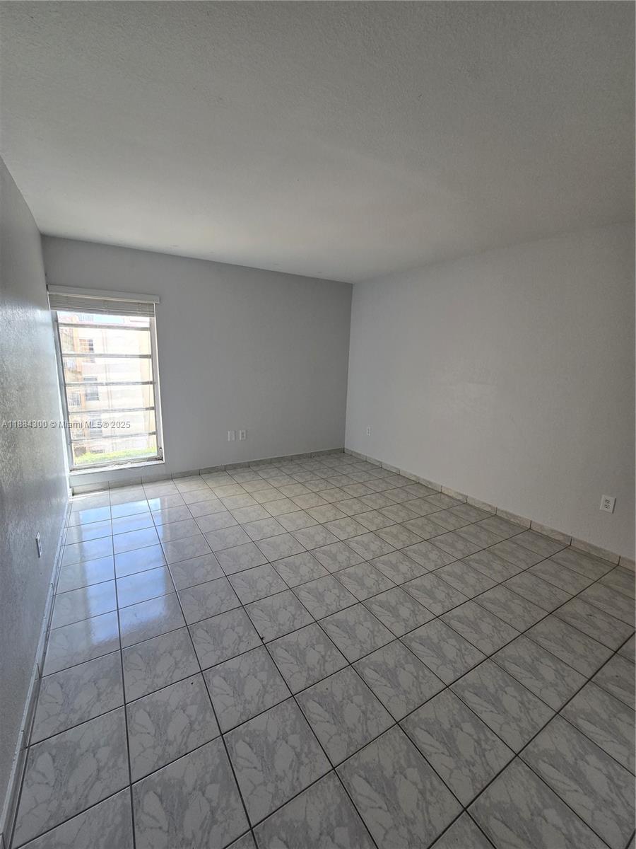 SUNSET VILLAS CONDO - Residential Lease