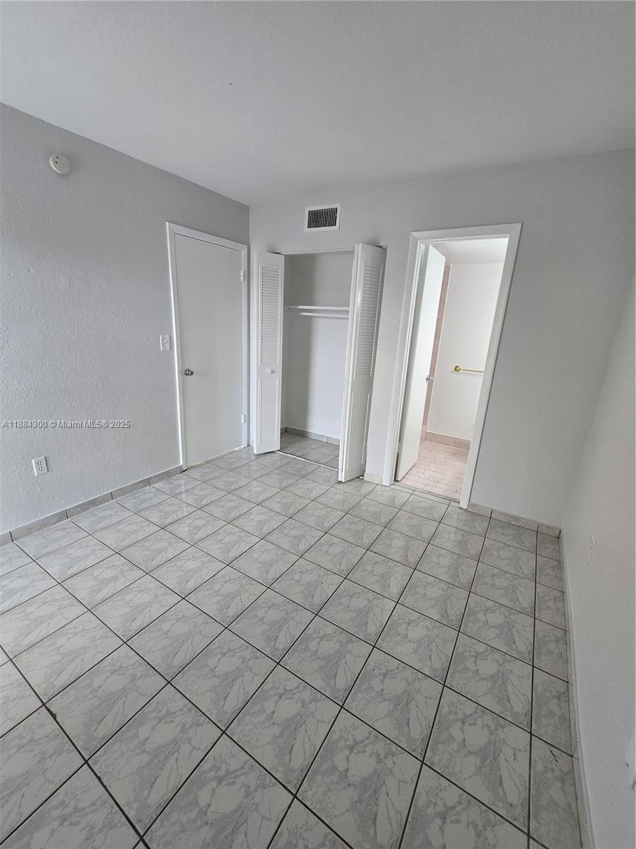 SUNSET VILLAS CONDO - Residential Lease