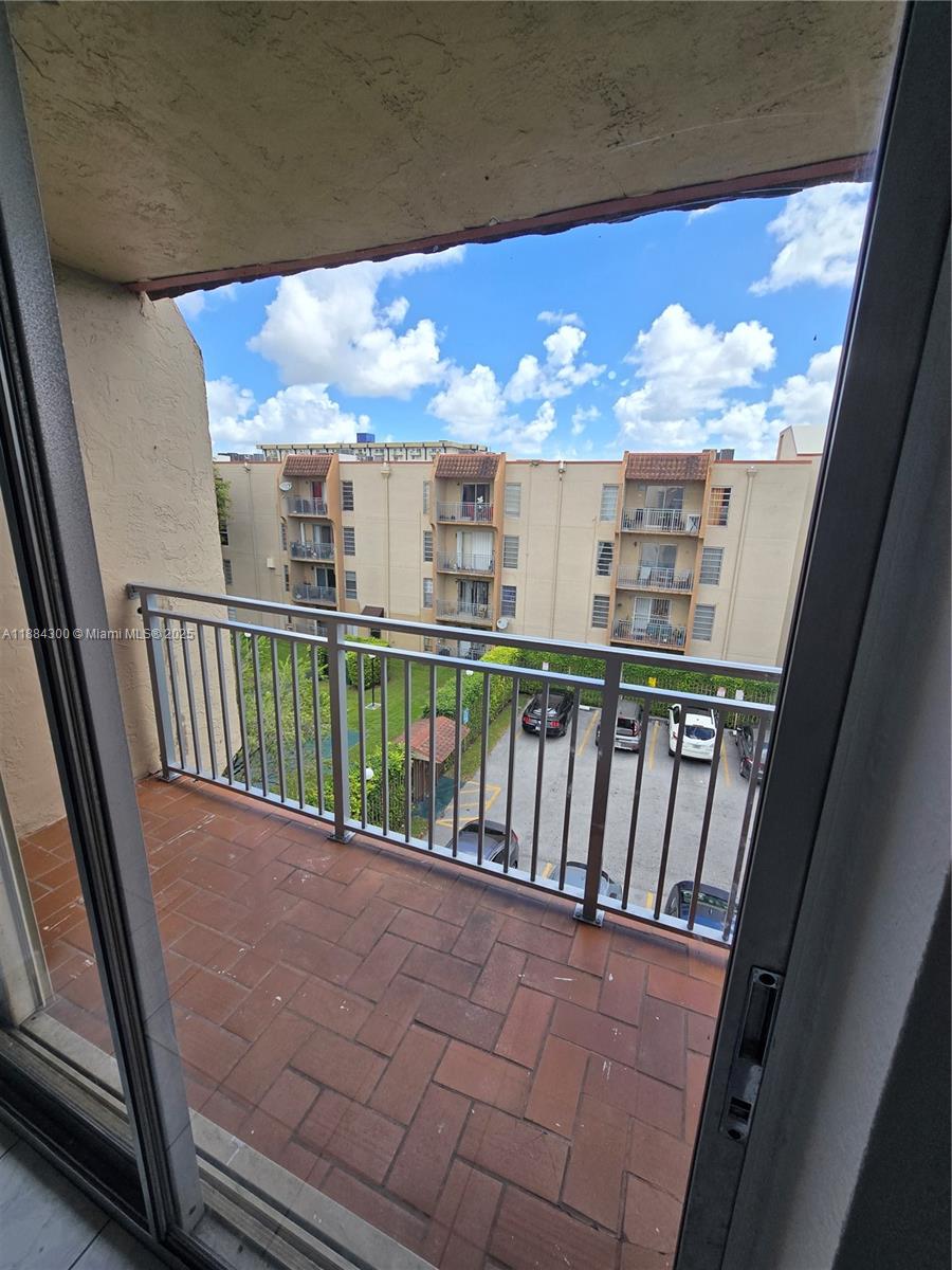 SUNSET VILLAS CONDO - Residential Lease