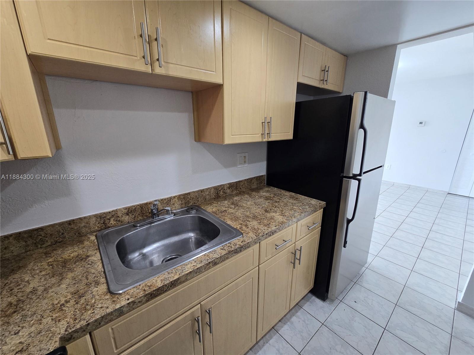 SUNSET VILLAS CONDO - Residential Lease