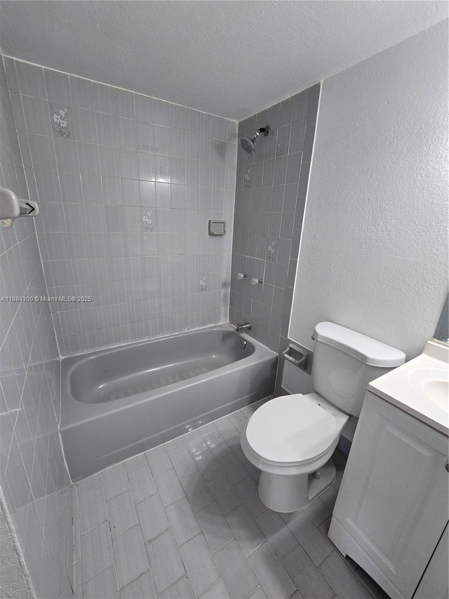 SUNSET VILLAS CONDO - Residential Lease