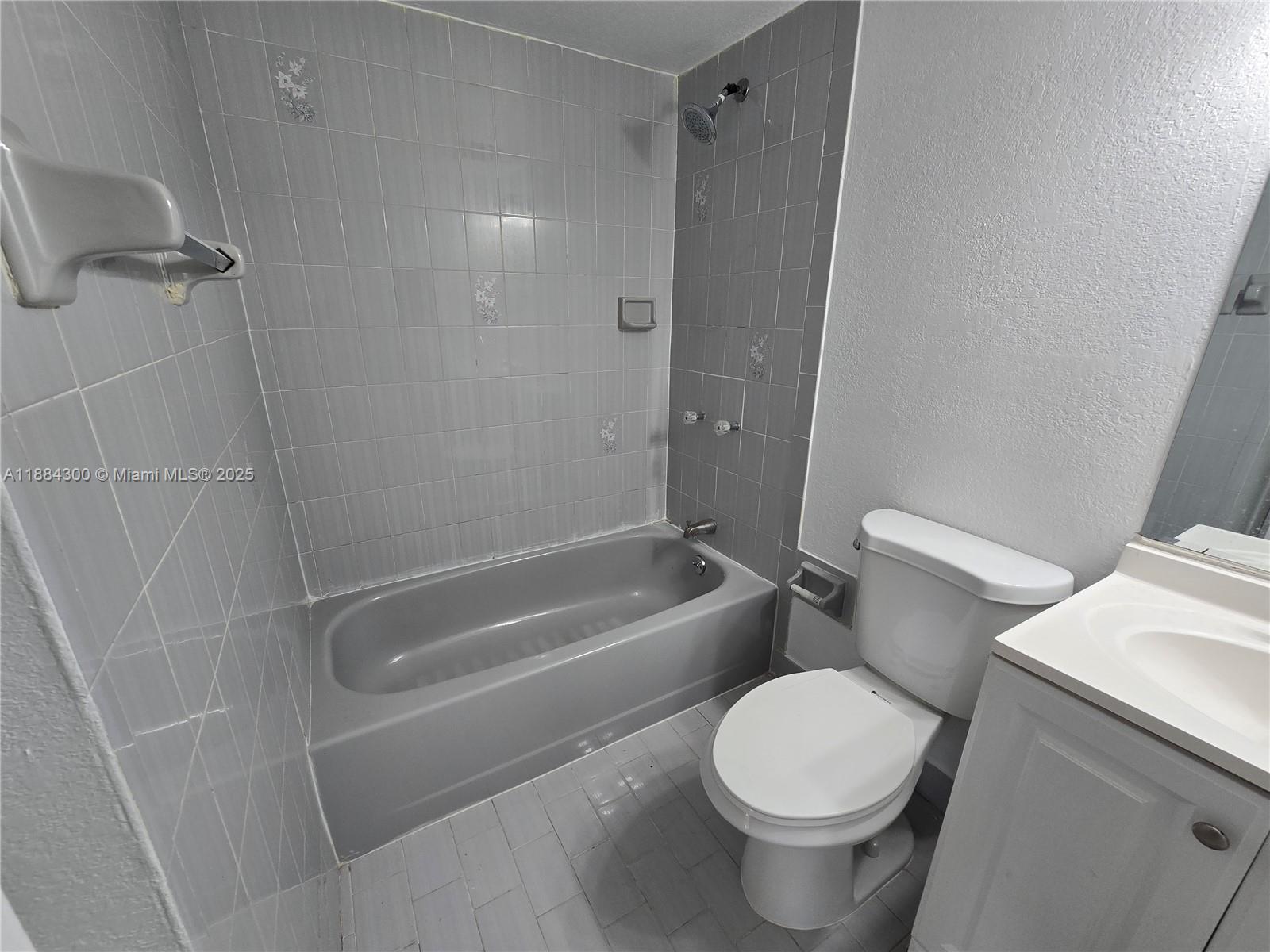 SUNSET VILLAS CONDO - Residential Lease
