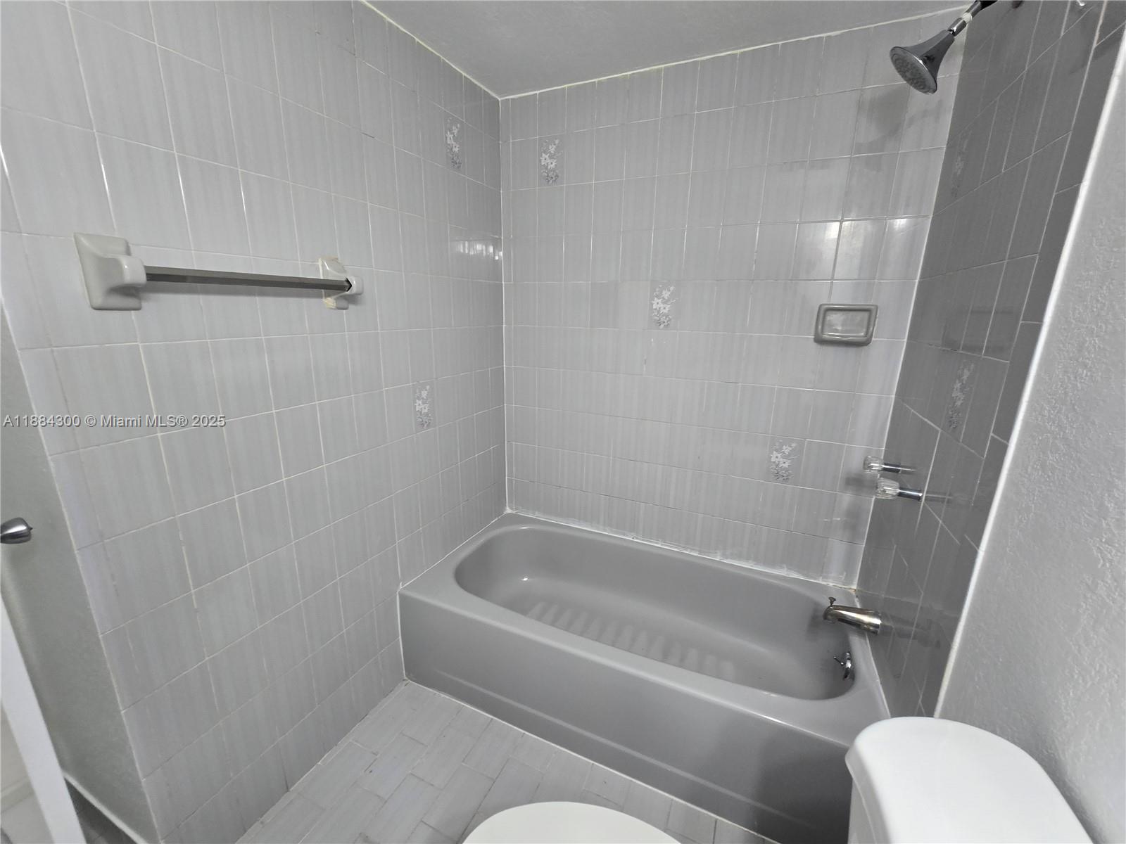 SUNSET VILLAS CONDO - Residential Lease