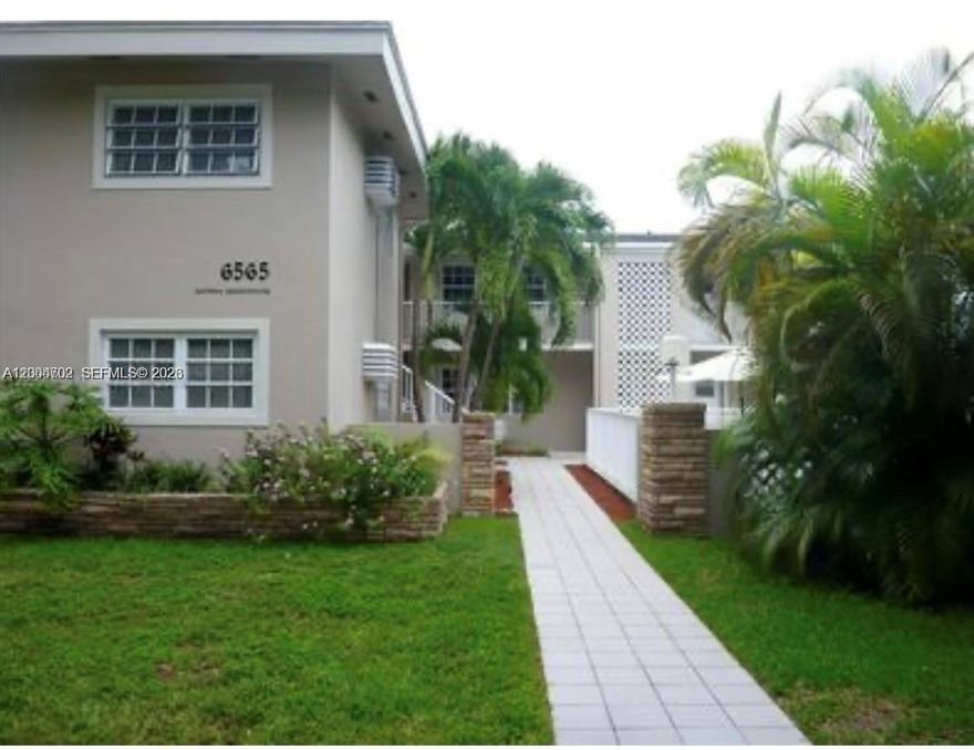 Prime location in the heart of Coral Gables, walking distance to UM! Spacious and beautiful 1-bedroom, 1-bath condo just minutes from everything: Publix, Sunset Place, University of Miami, Metrorail, and the UM bus stop. This bright unit features an open living and dining area, large windows with abundant natural light, wood blinds, plenty of storage, a new water heater, and two new A/C. The community also offers two pools and 1 assigned parking space. A fantastic opportunity to own in one of the most desirable locations in Coral Gables!