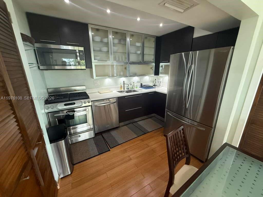 2201 Brickell Ave 98