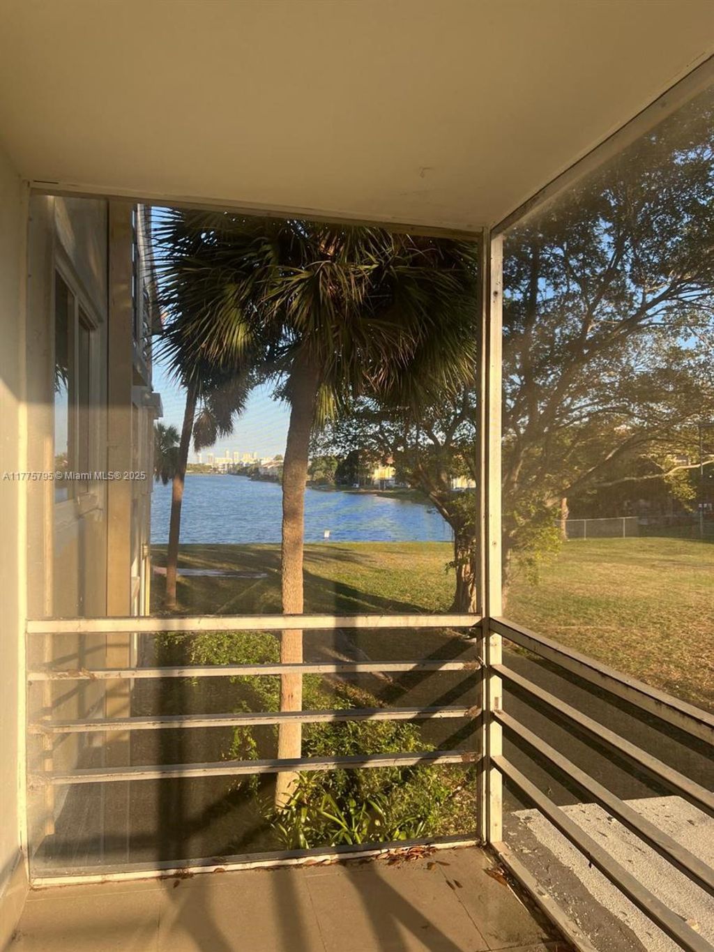 listing image 0