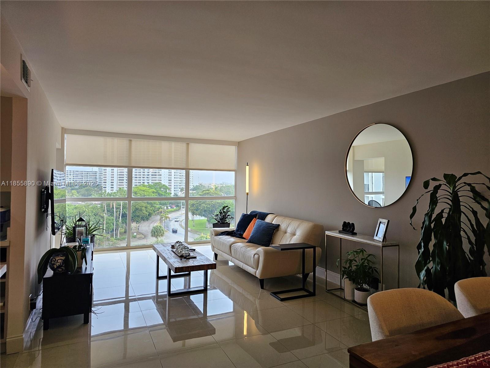 600 Parkview Dr 701
