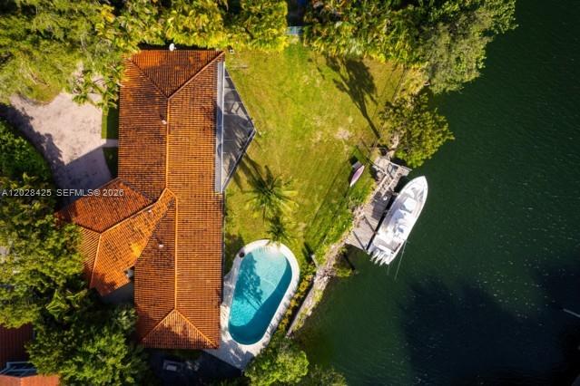 230 Edgewater Dr