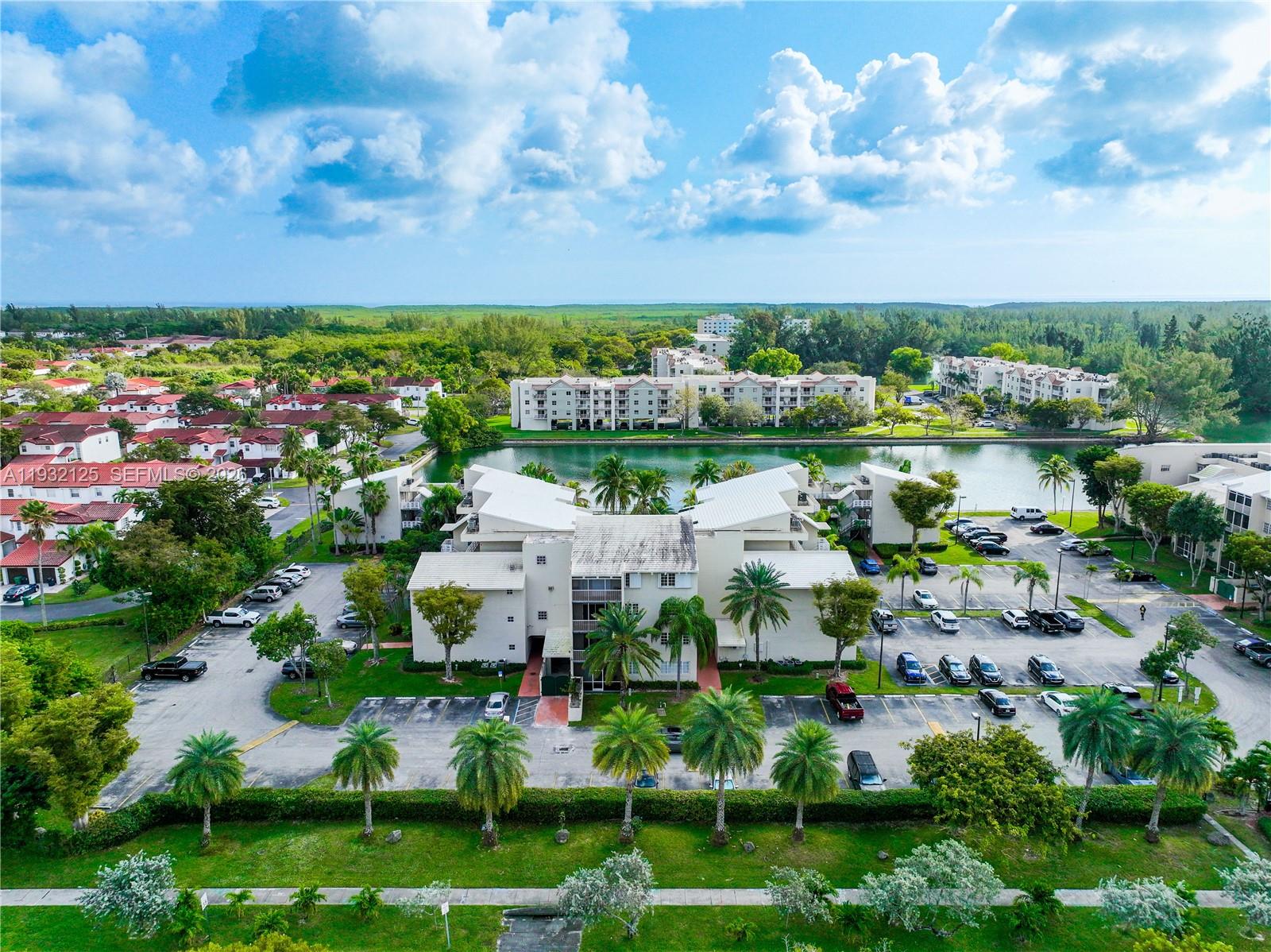 COVE CONDO PHASE I - Residential