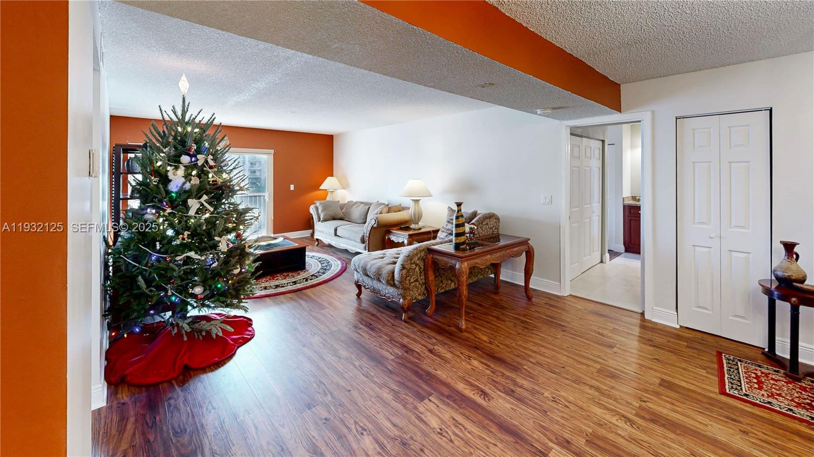 COVE CONDO PHASE I - Residential