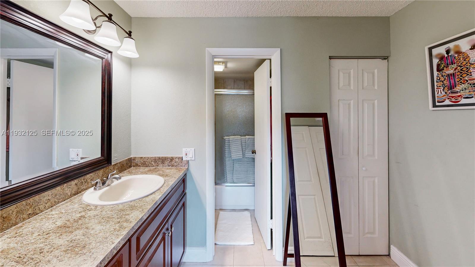 COVE CONDO PHASE I - Residential