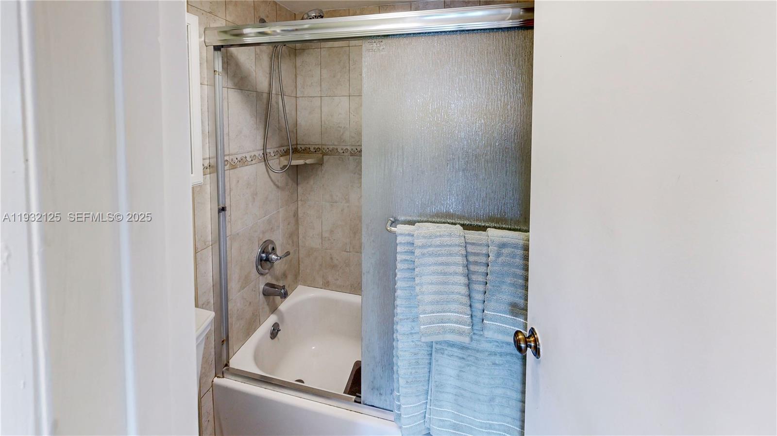 COVE CONDO PHASE I - Residential